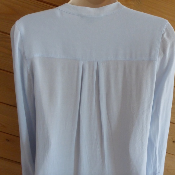 Vince. 4 Deep V-neck Long Sleeve Blouse Light Blue - Picture 6 of 8